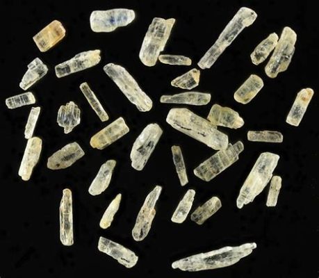 Kyanite nel settore siderurgico: un minerale incredibilmente versatile!